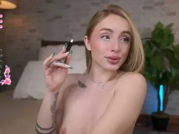 Babyyyluna  live sex cam