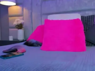AteneaRoldan  live sex cam
