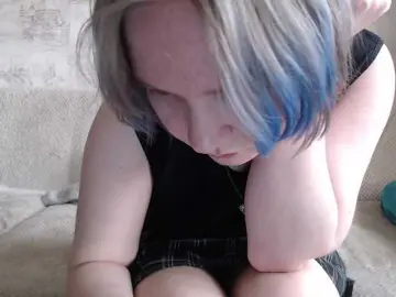 Bonnie-Petite  live sex cam