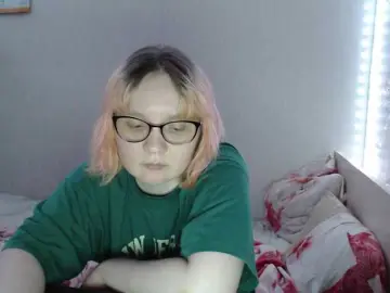 Bonnie-Petite  live sex cam