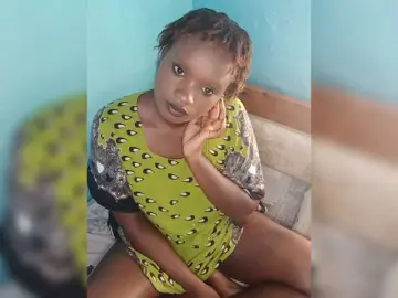 Cutesilence  live sex cam