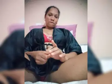 Estrelalua32  live sex cam