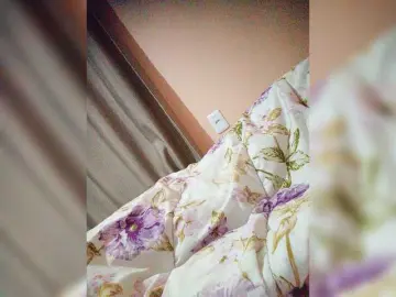 Estrelalua32  live sex cam