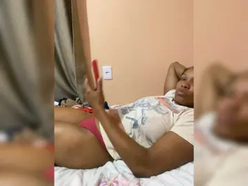 Estrelalua32  live sex cam