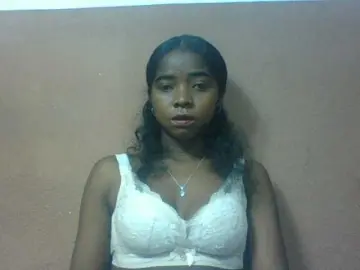 Luciah1  live sex cam