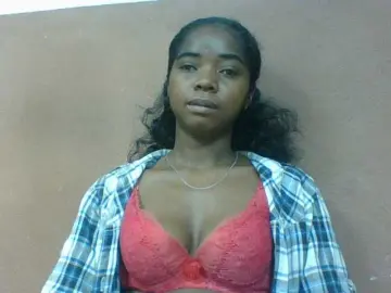 Luciah1  live sex cam