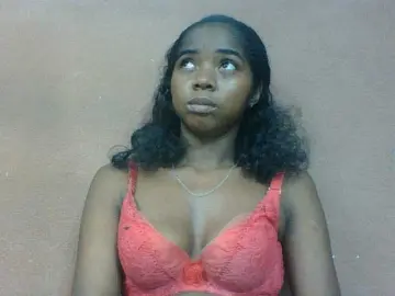 Luciah1  live sex cam