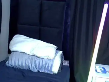 TyrasexyEyes  live sex cam