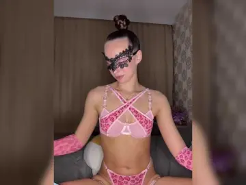 U-Moni  live sex cam