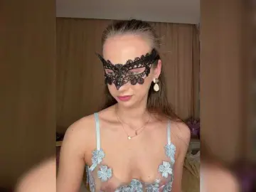 U-Moni  live sex cam