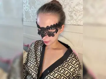 U-Moni  live sex cam