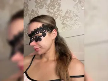 U-Moni  live sex cam