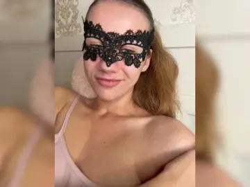U-Moni  live sex cam