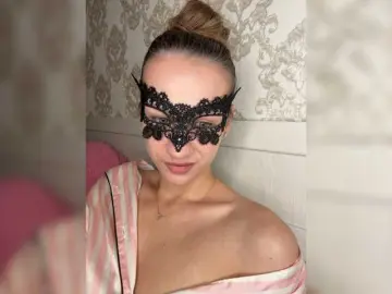 U-Moni  live sex cam