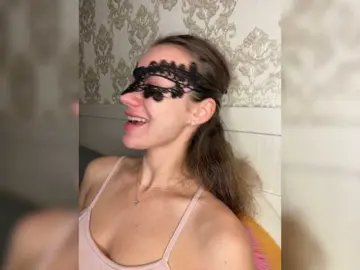U-Moni  live sex cam