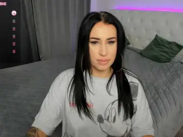 Hotmorenaxxx  live sex cam