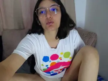 Lesliee22  live sex cam