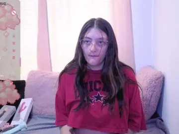 Lesliee22  live sex cam