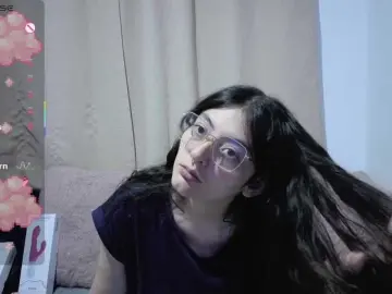 Lesliee22  live sex cam