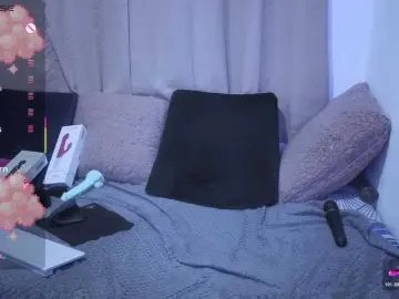 Lesliee22  live sex cam