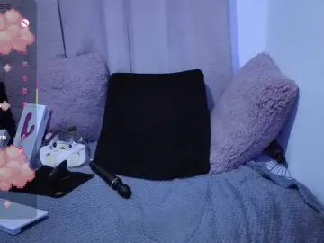 Lesliee22  live sex cam