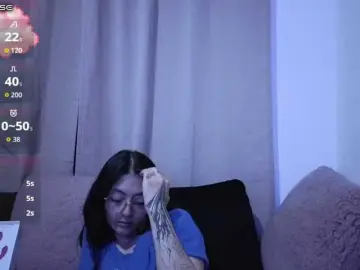 Lesliee22  live sex cam
