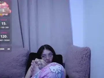 Lesliee22  live sex cam