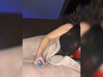 LouiseJenkin  live sex cam