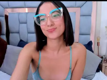 Crystalstonee1  live sex cam