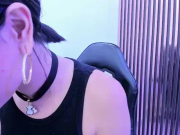 Crystalstonee1  live sex cam