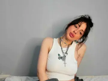 Uwu-Monica  live sex cam