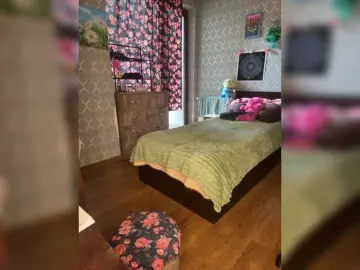 Uwu-Monica  live sex cam