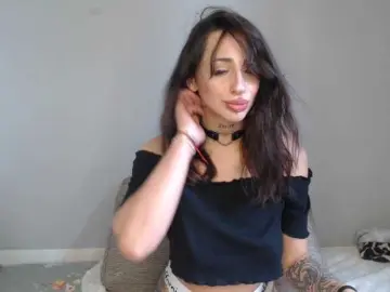 Uwu-Monica  live sex cam