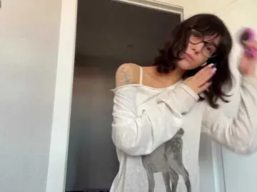 DarlenaBoothman  live sex cam