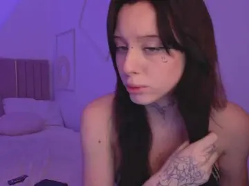 Snow-queenn  live sex cam