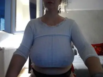 Mary-x  live sex cam