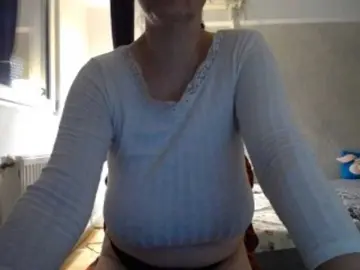 Mary-x  live sex cam