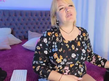 CurlyDream  live sex cam