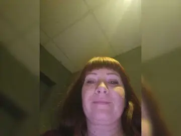 Flirt-Red  live sex cam