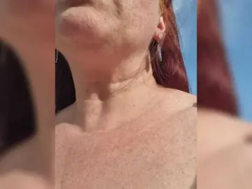 Flirt-Red  live sex cam