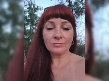 Flirt-Red  live sex cam