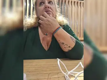 HOTBABYSUCKS1  live sex cam