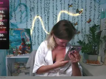 HarleyWid  live sex cam