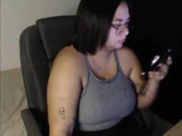 HeyiamLuna  live sex cam