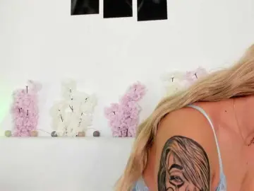 HoneyKissy  live sex cam