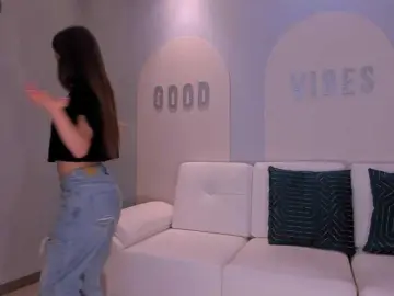 IsabellaMoretti  live sex cam