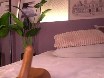 IzzyWild  live sex cam