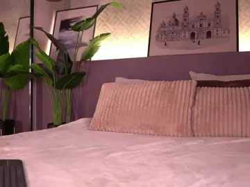 IzzyWild  live sex cam