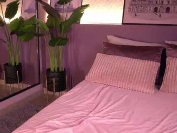 IzzyWild  live sex cam