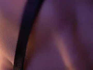 IzzyWild  live sex cam